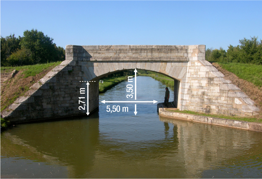 Le pont de Mougny, sur le canal du Nivernais (Photo : PJL)