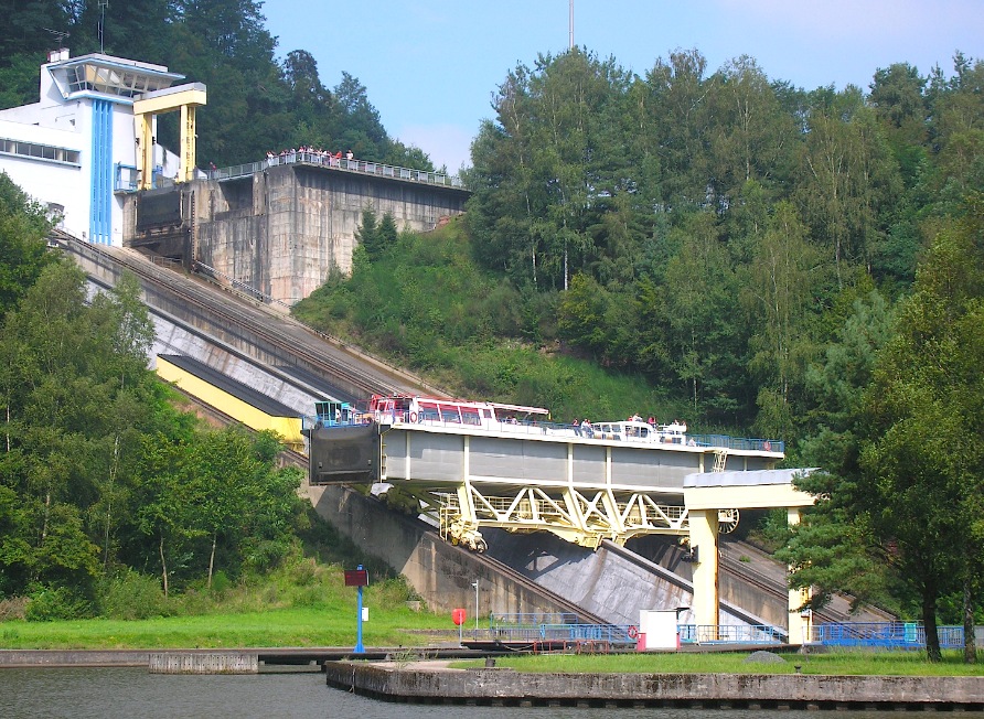 Arzviller - Canal de la Marne au Rhin (Est) (Photo PJL)