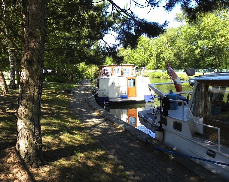 Attigny - Canal des Ardennes (Photo PJL)