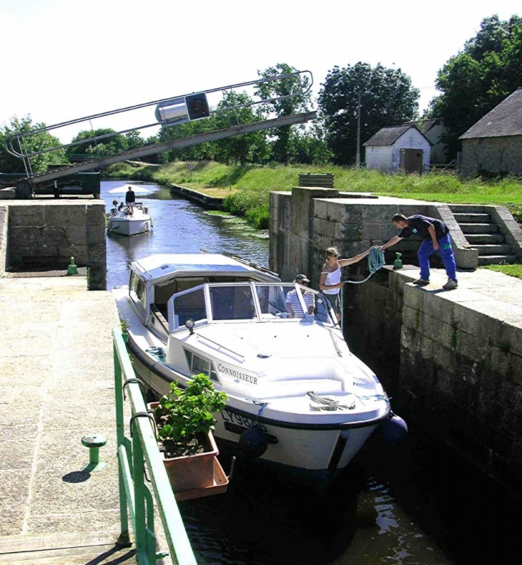 Écluse des Bellions - canal de Nantes à Brest (Photo PJL)