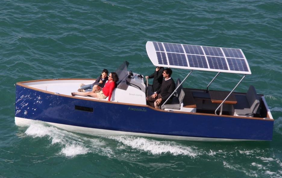 Le bateau électro-solaire "Aequus" (architectes Finot-Conq)
