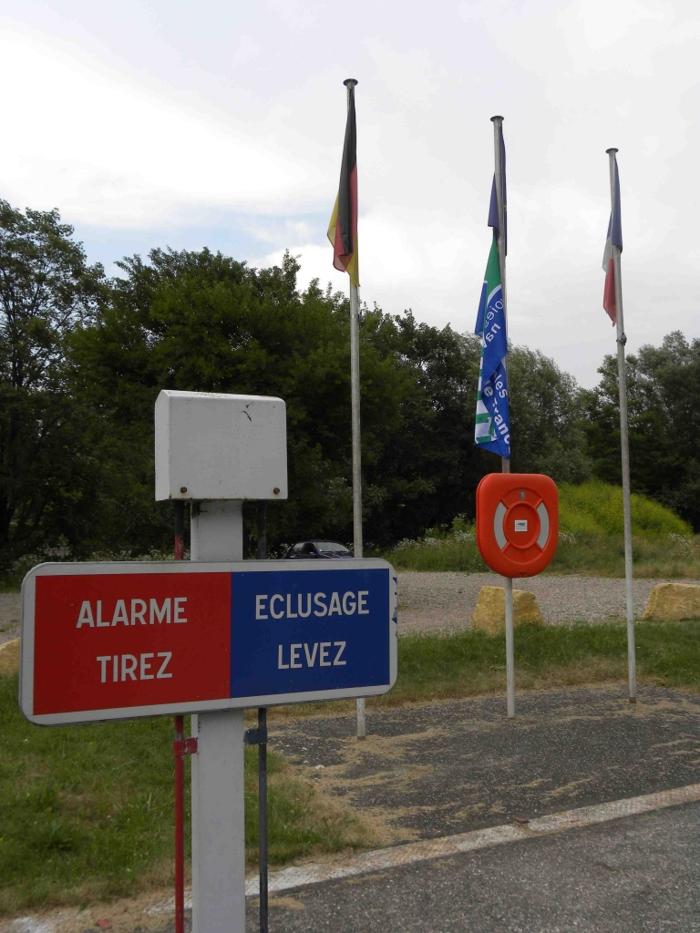 Ecluse frontière sur la Sarre (Photo PJL)