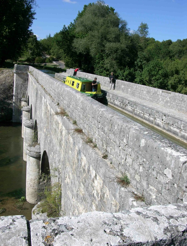 Pont-canal du "Berry", sur la Sauldre (Photo PJL)