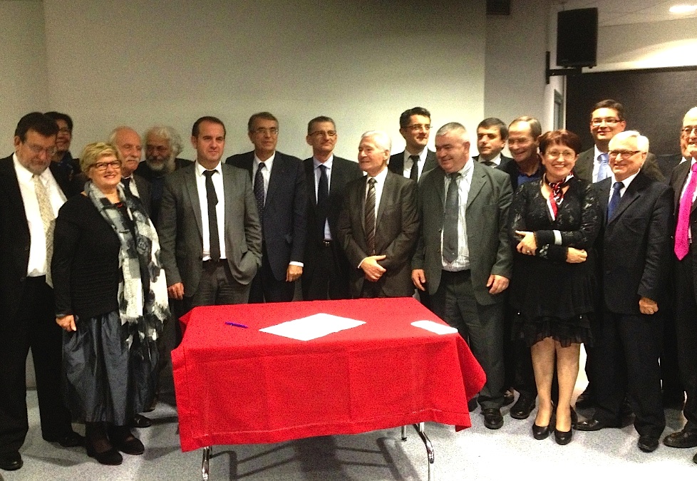 Les 18 signataires du Grand Projet "Rhône Médian" (Photo RRA)