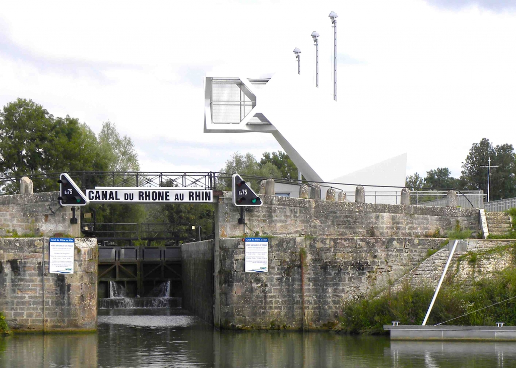 PK219 - Écluse d'entrée du canal du Rhône au Rhin (Photo PJL)