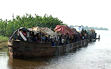 Embarcation sur le fleuve Congo (Photo archives OKAPI)