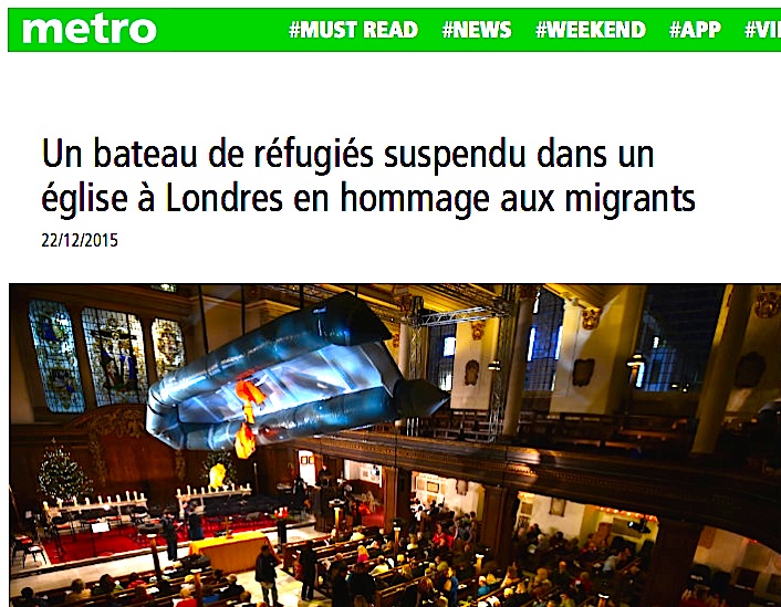Un bateau de réfugiés suspendu dans une église à Londres (METRO)