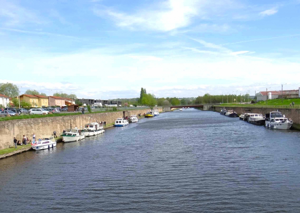 L'ancien port industriel de l'Oudan - canal de Roanne à Digoin (Photo Ph.Ménager)