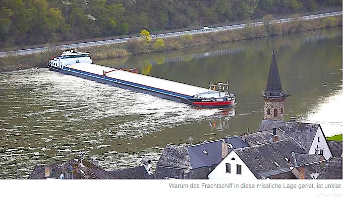 Le "Rehoboth" engravé sur la Moselle à Hatzenport le 14/04/16 (Photo N-TV)