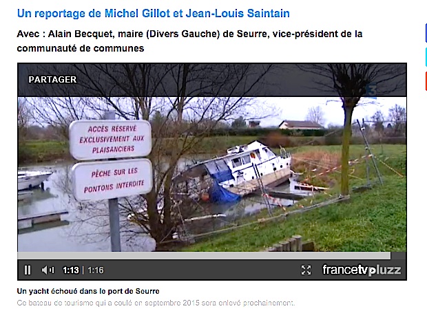 Un bateau échoué dans le port de Seurre (Document France 3)