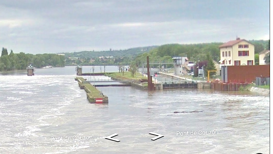 L'écluse de Couzon, vue du pont (Fluviacap-Google)
