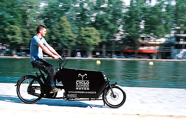 Le vélo-cargo du cycloplombier parisien (Photo J.Robert - "T'as vu mon vélo")