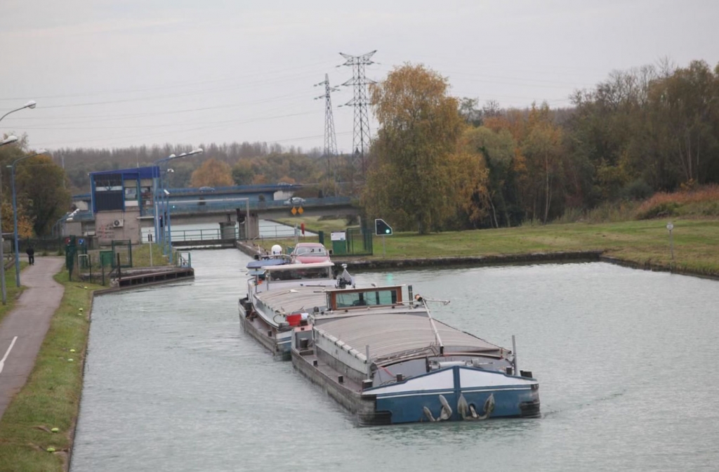Noyon, novembre 2015. Le projet de liaison fluviale entre Compiègne et le canal Dunkerque-Escaut ne devrait pas voir le jour avant 2024. (Photo Le Parisien - O.B.)