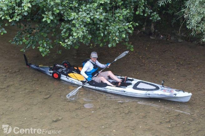 Géraud Paillot, qui vit à Grenoble, s’est entraîné avec le club de kayak de sa ville pour aller jusqu’au bout de son ode à la vie. (Photo extraite du site Internet de la République du Centre)