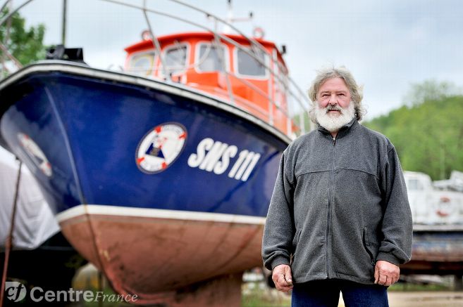 Simon Evans vit et travaille sur le chantier naval de Migennes et collectionne aussi les bateaux. (Photo Jérémie FULLERINGER)