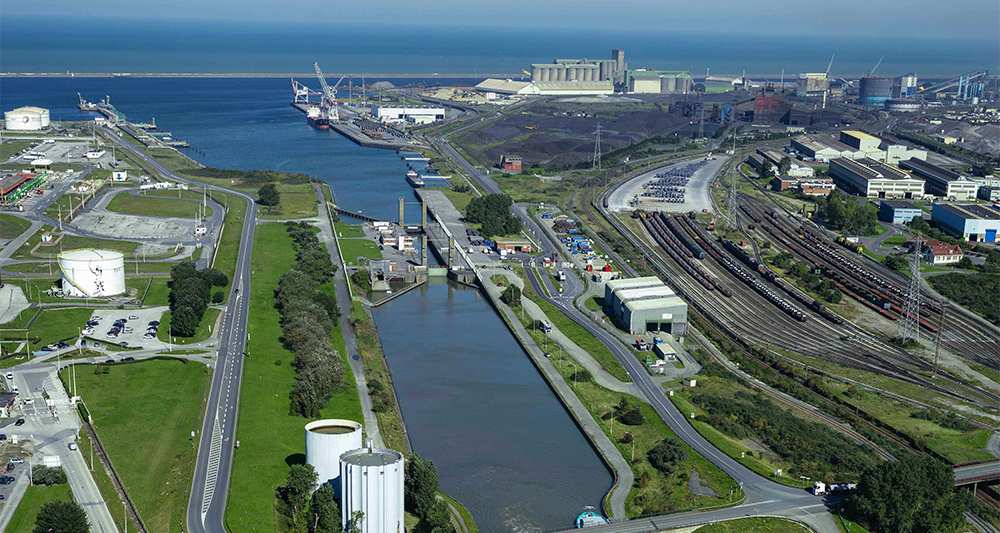 Avec ceux de Boulogne et Calais, le port de Dunkerque forme un des premiers complexes portuaires de France. (Photo Didier Carette)