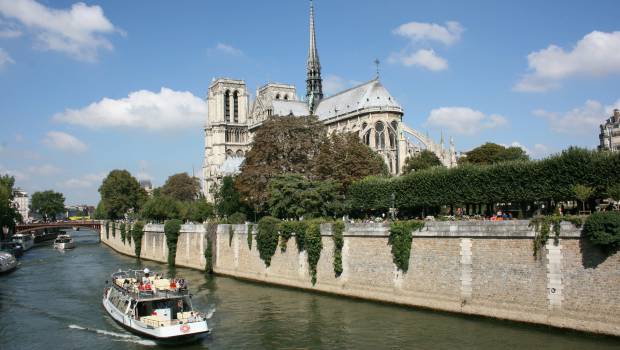 Haropa Ports de Paris met la Seine à disposition de Notre-Dame (photo extraite du site constructioncayola.com)
