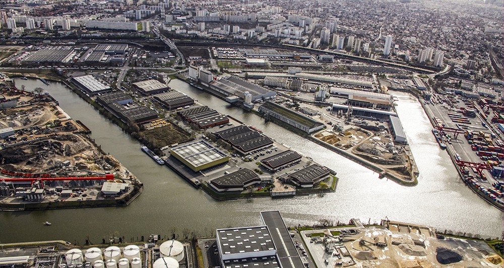 Avec ses six darses et ses 401 hectares bien remplis, le site des Hauts-de-Seine n'a plus beaucoup de foncier disponible pour de nouveaux opérateurs. (Photo Laurent GRANDGUILLOT/REA)