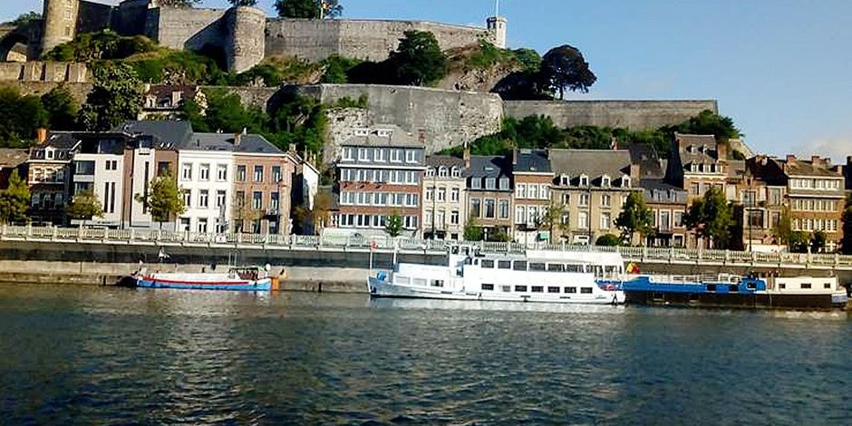 Namur veut placer sur une partie du quai des Joghiers d’autres bateaux de croisière, des hôtels flottants ou des restaurants sur Meuse. (Photo D.R.)