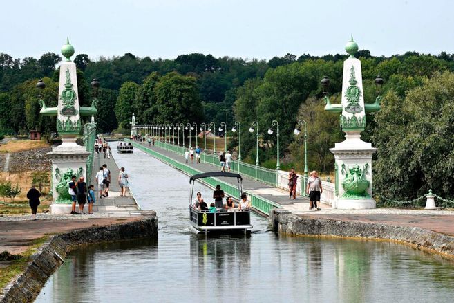 Le pont canal (été 2020). (Photo Eric Malot)