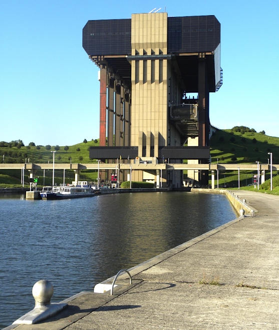Srepy-Thieu - Canal du Centre (Photo PJL)
