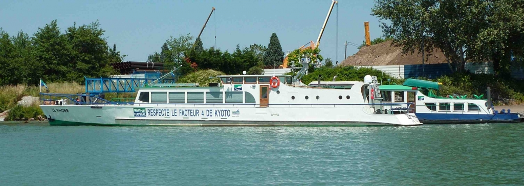 La vedette de VNF, "Le Rhône" (Photo S.Quinart)