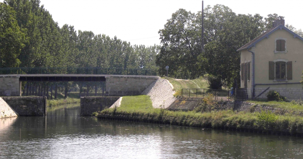 Porte de garde de Chemilly (Photo PJL) 