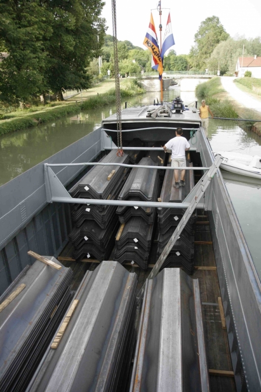 Les palplanches du"Westropa" (Photo C.R. Bourgogne)