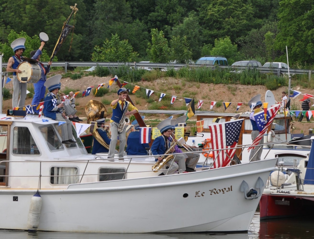 La fanfare de Saint-Coin à l'inauguration du "Port Royal" (Photo J-M.Blatrier)