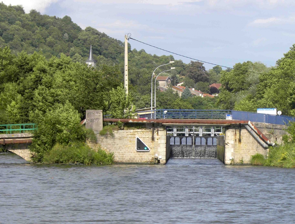 L'écluse de Messein à l'entrée du canal des Vosges (Photo PJL)