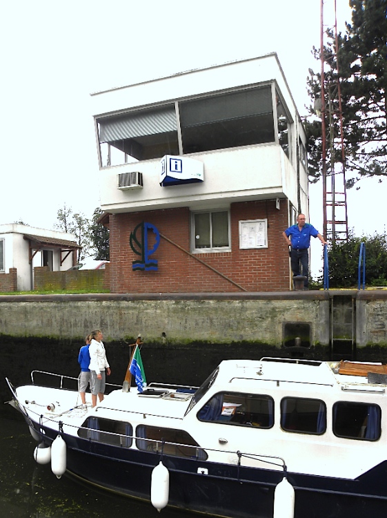 Écluse de Quesnoy sur la Deûle (Photo PJL)