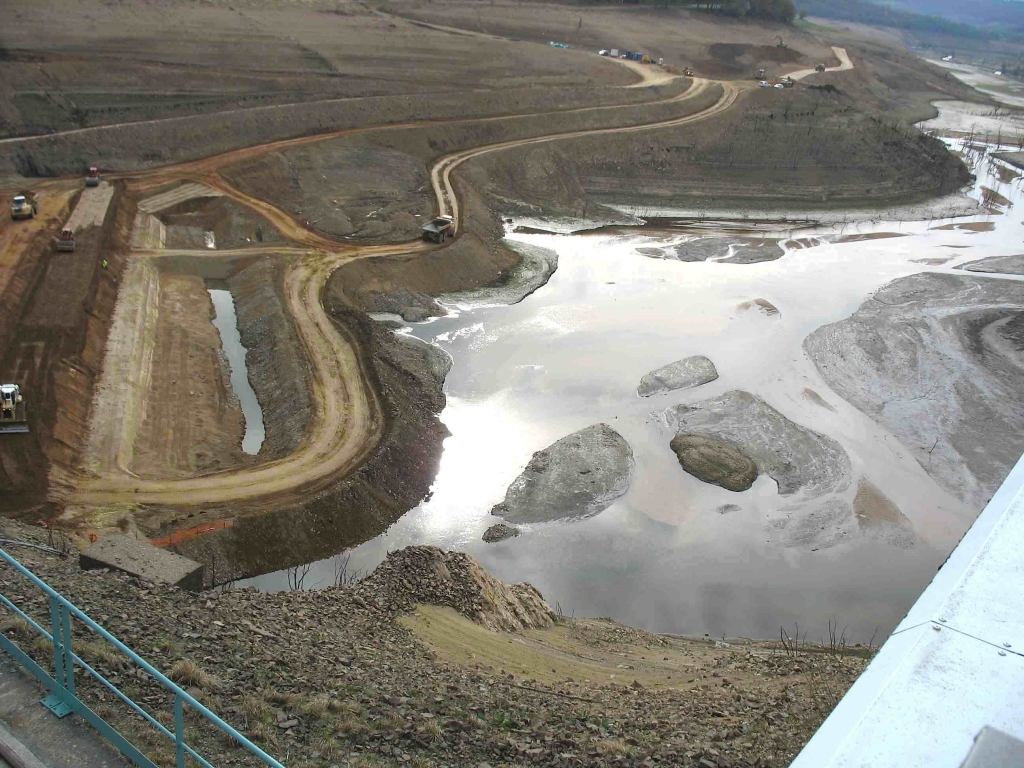 Travaux à l'Étang de Pannecière (Photo Ph. Bénard)