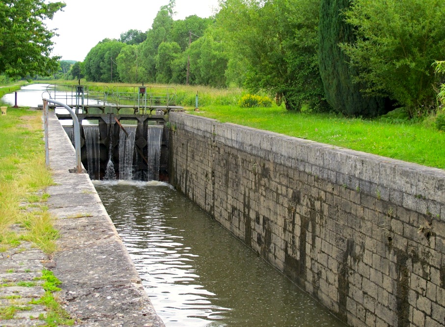 L'écluse 29 de Chitry - canal du Nivernais (Photo N.Parent)