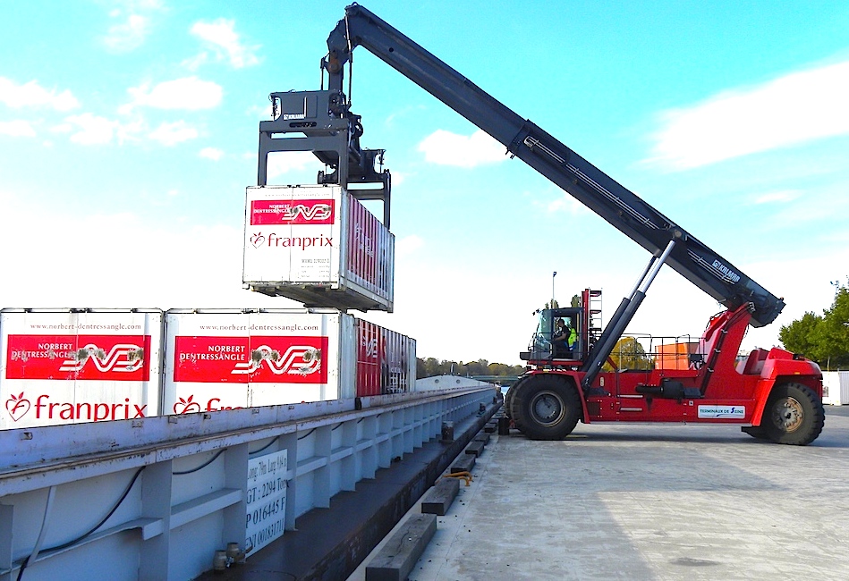 Franprix charge Imhotep au port de Bonneuil (Photo PJL)