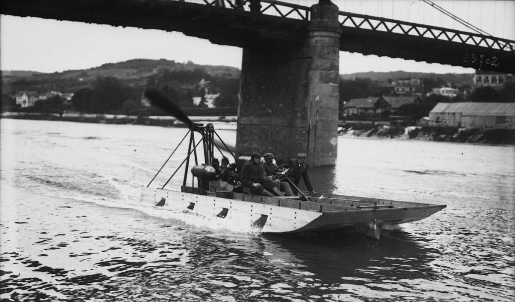 L'hydroglisseur Lambert, champion du monde de vitesse en 1913 (Photo Agence Rol)