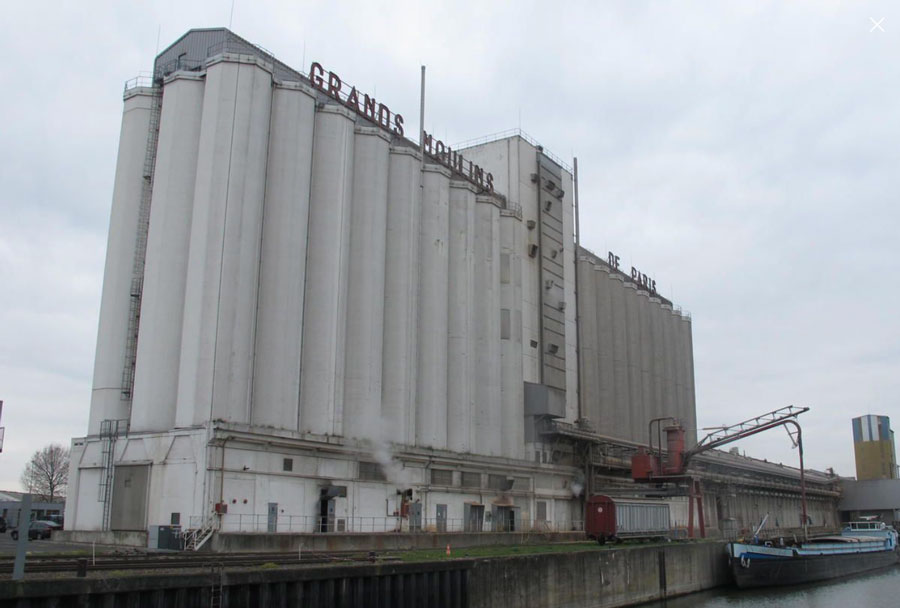 Gennevilliers, 21 décembre 2016. Les Grands moulins de Paris, installés sur le port, viennent de fêter leurs 20 ans. Ils produisent 240 000 t de farine par an et livrent plusieurs milliers de boulangeries franciliennes. (Photo LP/O.B.)