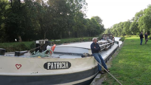 Yanick Daniel, après 20 ans passés sur des péniches, a racheté “Patricia” en 2011. (Photo Tony LE PENNEC)