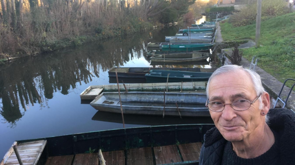 Après plusieurs dizaines d’années d’absence d’entretien, la Petite Avre, va enfin être désenclavée dans les semaines à venir. Pour Bernard Gruez, « les berges en ont également besoin ». (Photo D.R.)