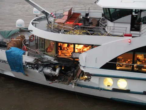 Pays-Bas: collision entre un bateau de croisière suisse et un cargo  (Photo: NLTimes/Twitter)