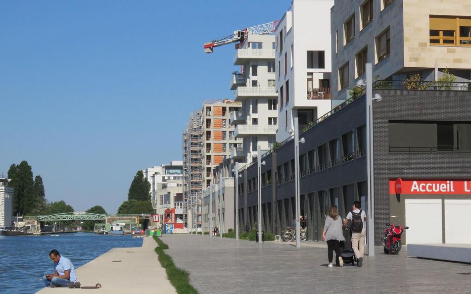 Pantin. C’est ici, au bord du canal de l’Ourcq, que le port de plaisance va être aménagé dans le courant de l’année à venir. Au grand dam des habitants des immeubles neufs, situés juste à côté. (Photo LP/H.H.)