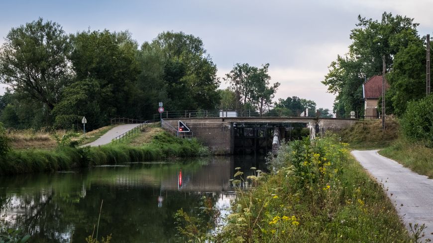 Les équipes de VNF ont pris les mesures de sécurisation nécessaires, notamment le blocage des écluses (photo d'illustration D.R.