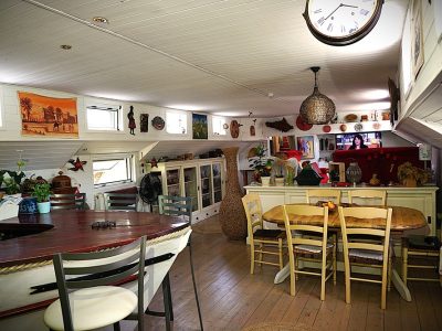Péniche habitable 166 m2 Aigues Mortes 400000€