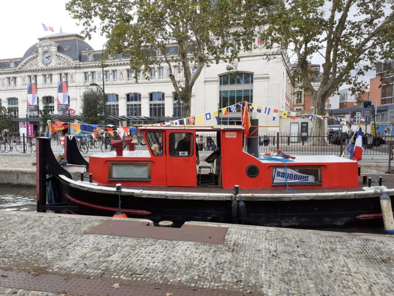 Remorqueur fluvial de plaisance
