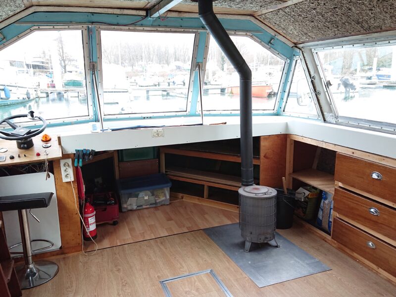 Bateau Fluvial habitable et navigable