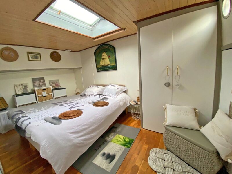 🌞 80 m² sur l’eau : Et si votre salon changeait d’horizon ? 🌞