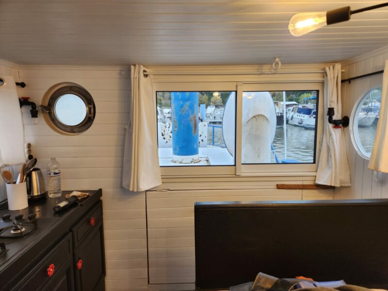 Ancien remorqueur converti en plaisance