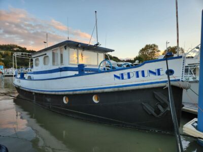 Ancien remorqueur converti en plaisance