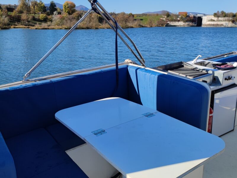 A SAISIR CATAMARAN 12 PERSONNES