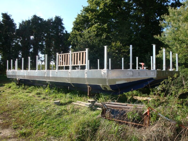 Houseboat 11,59 x 4,39 - construction à terminer