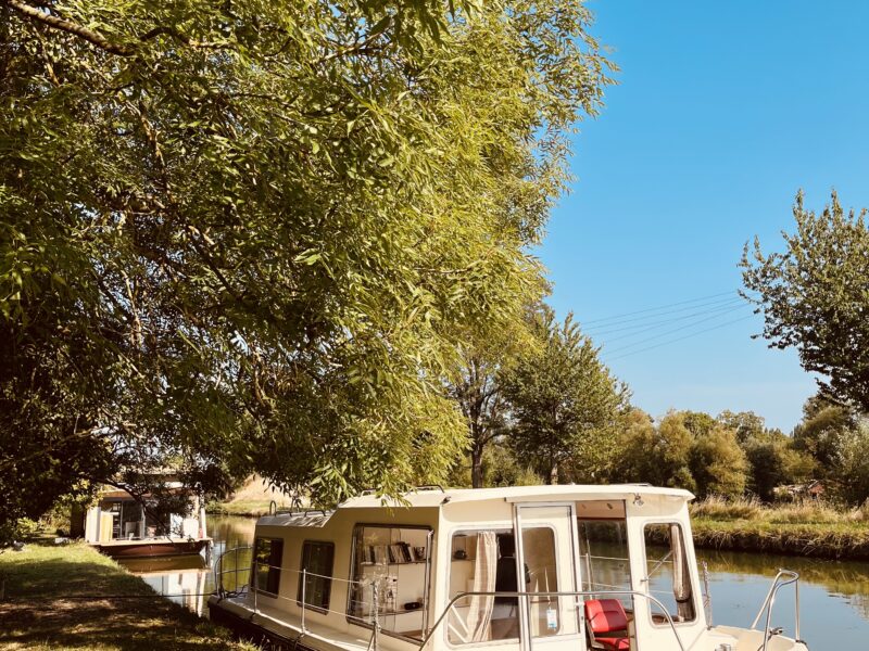 Jeanneau Eau Claire 9.30